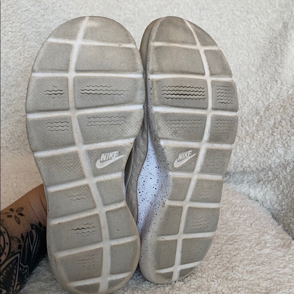 Nike Slip Ons - Picture 6 of 6